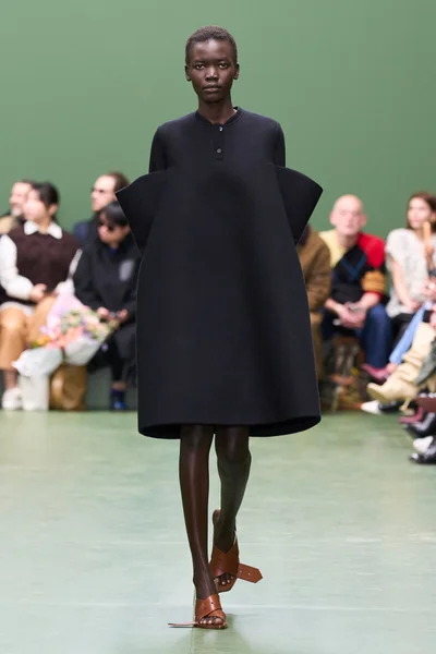 Look 32
